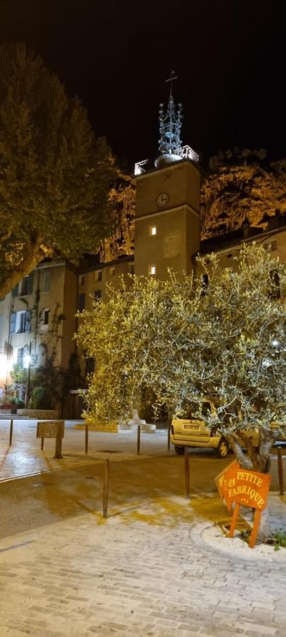Apartment In The Heart Of Cotignac Exterior photo