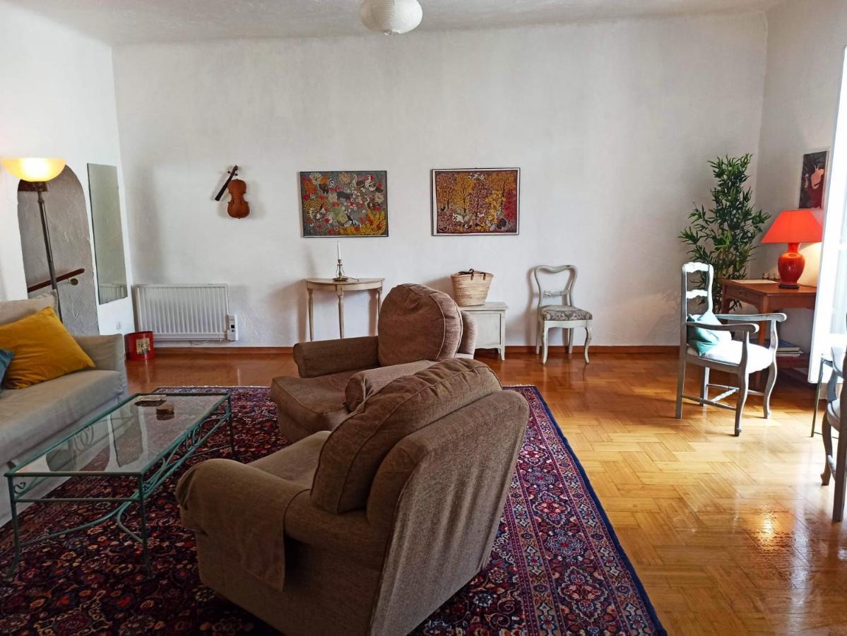 Apartment In The Heart Of Cotignac Exterior photo
